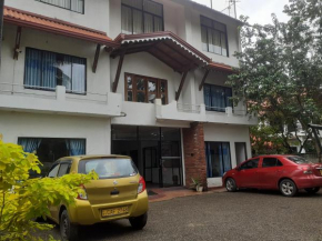 Experience HUT Holiday Inn